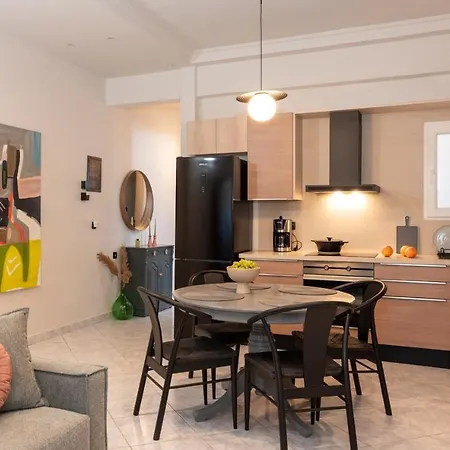 Old Town Apartment *