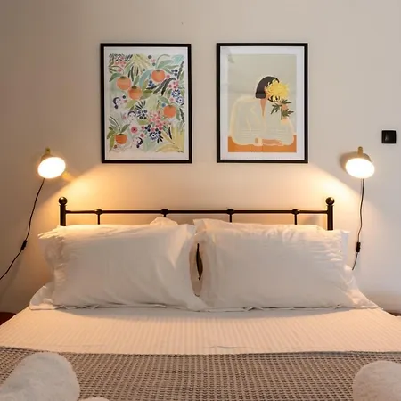 Old Town Apartment *